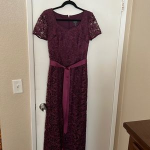 Adriana papell lace dress
